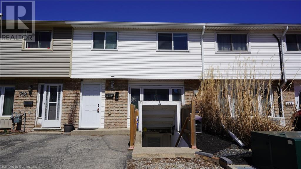 747 Parkview Crescent Property Photo 1