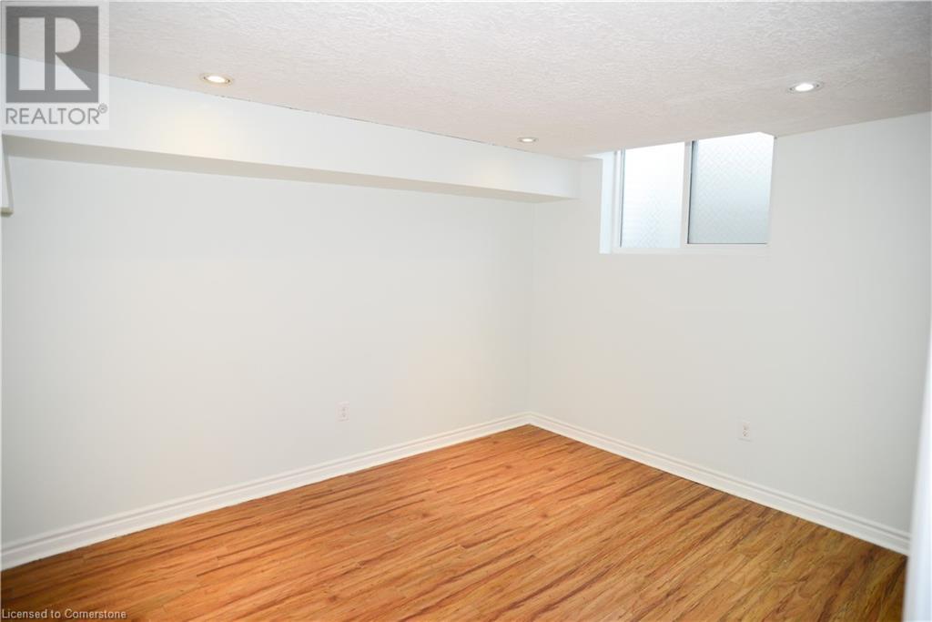 747 Parkview Crescent Property Photo 29
