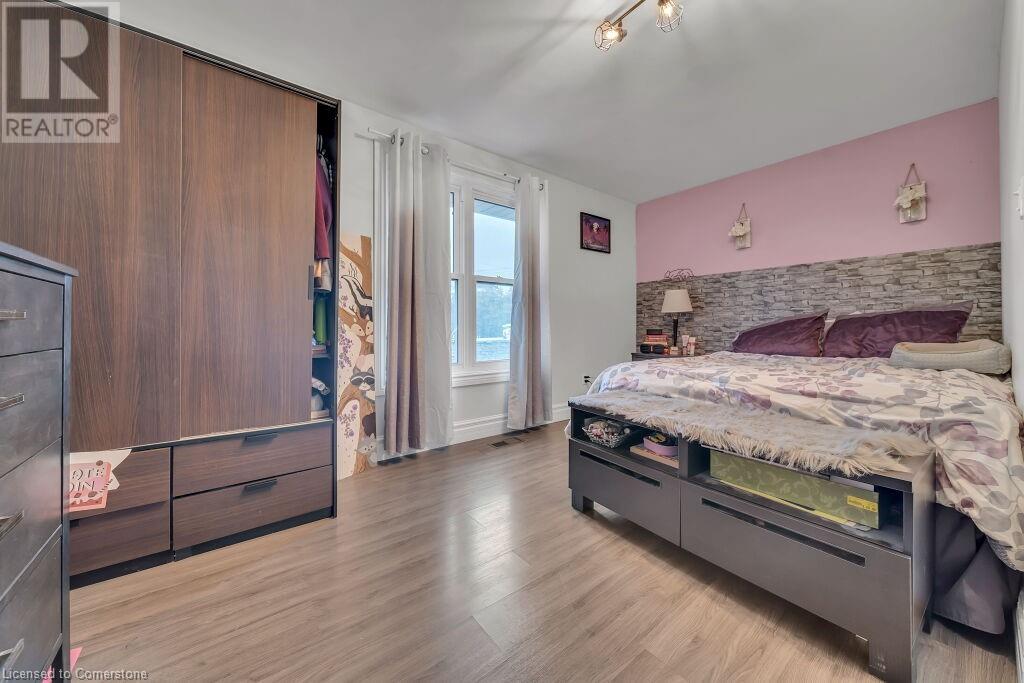 26 Brock Road N Property Photo 10
