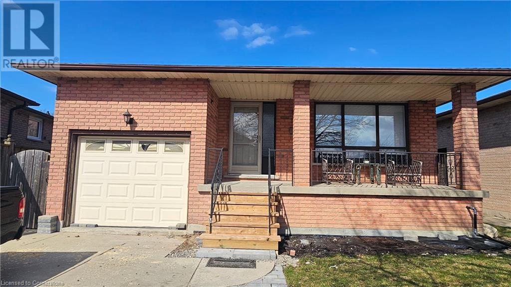 194 Solomon Crescent Property Photo 1