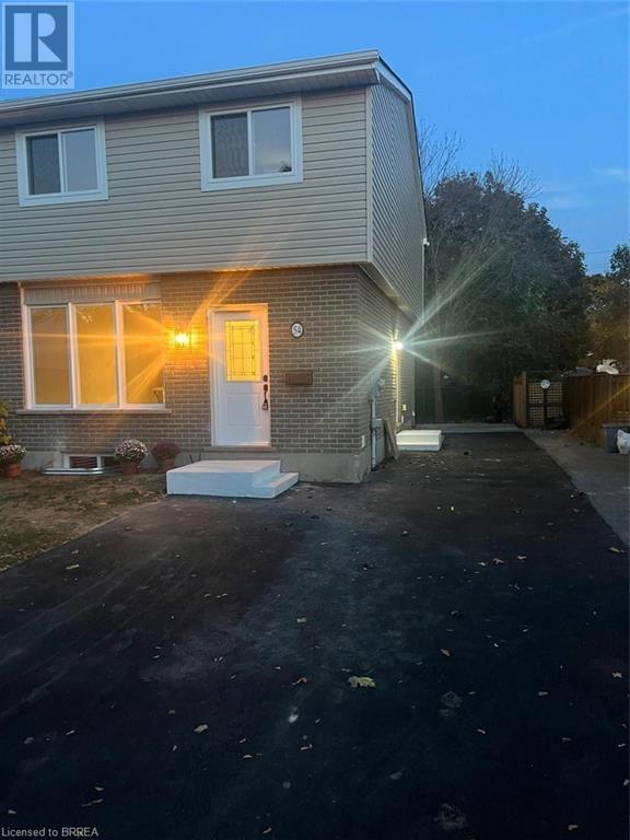 54 Debby Crescent Property Photo 2