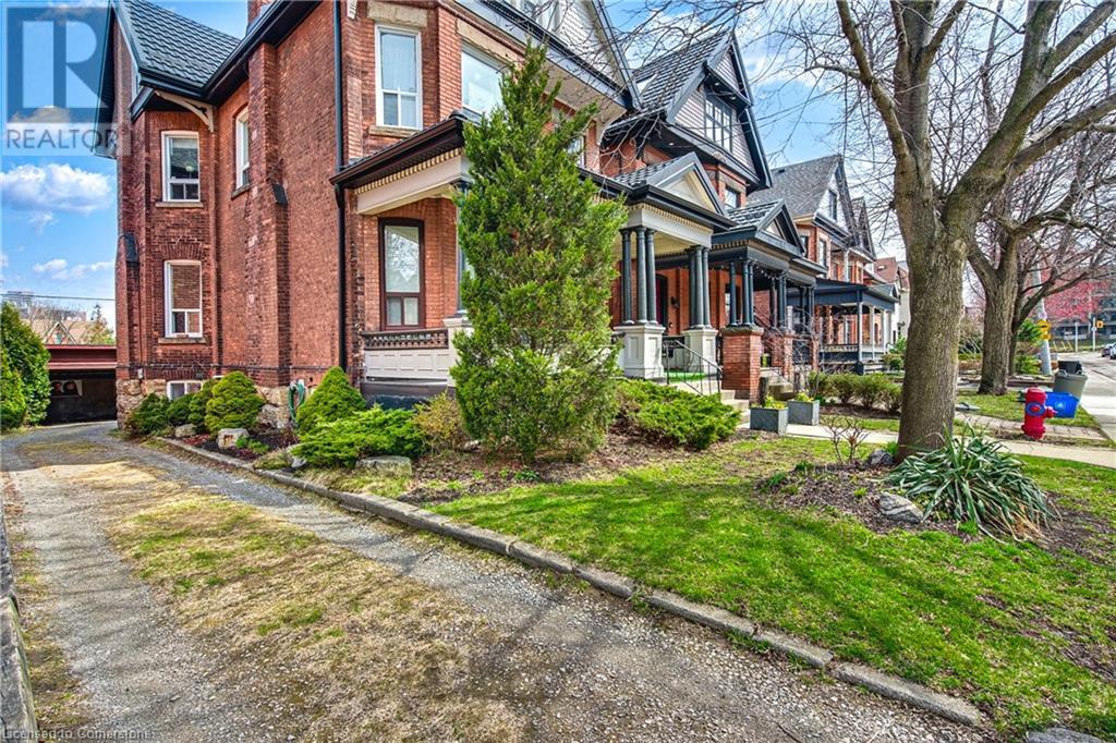 204 Herkimer Street Property Photo 38