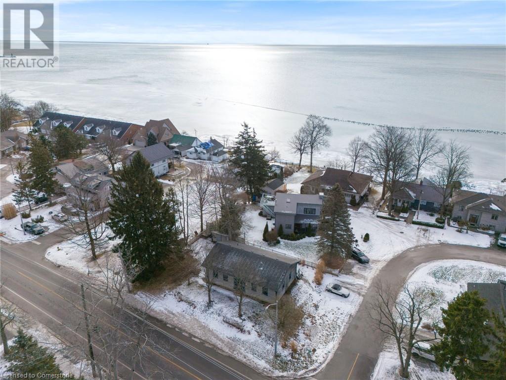 627 Nelson Street W Property Photo 3