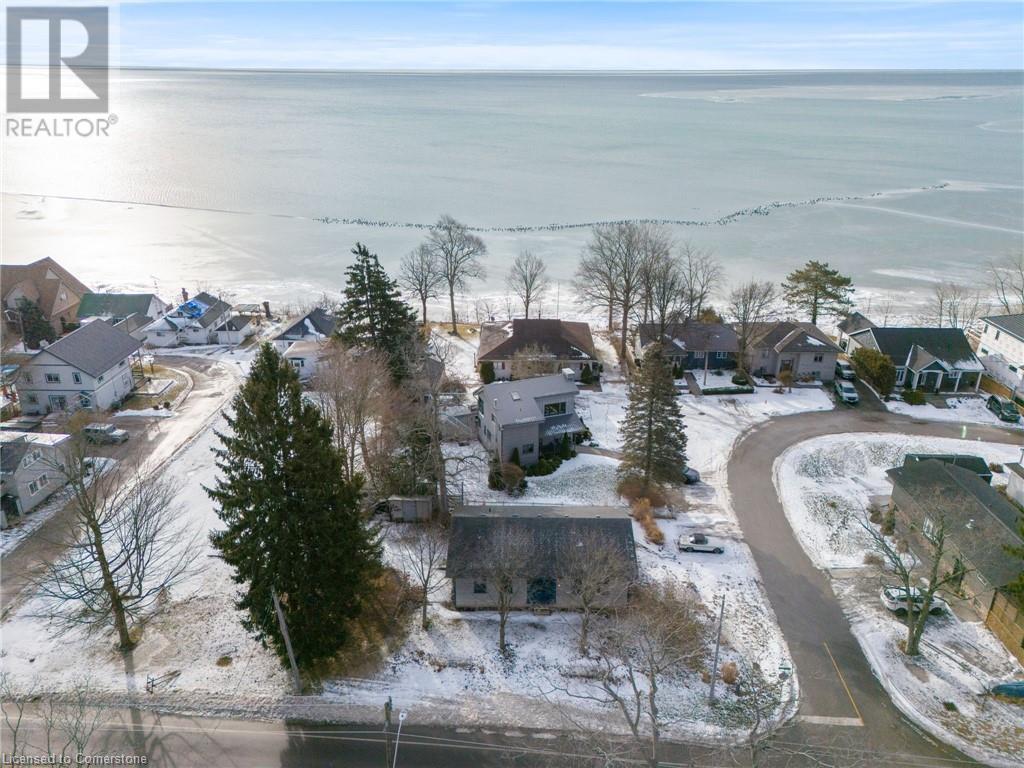627 Nelson Street W Property Photo 4