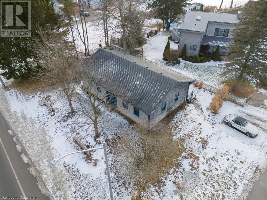627 Nelson Street W Property Photo 6
