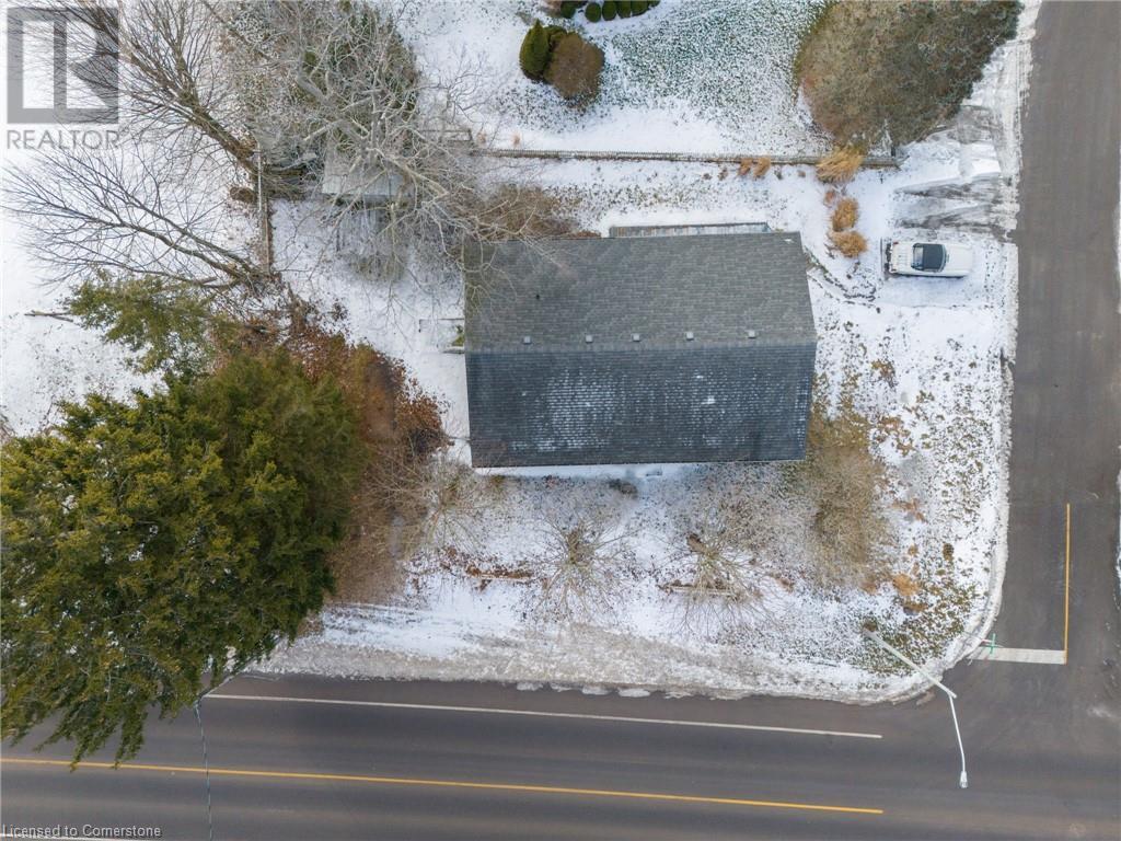 627 Nelson Street W Property Photo 8