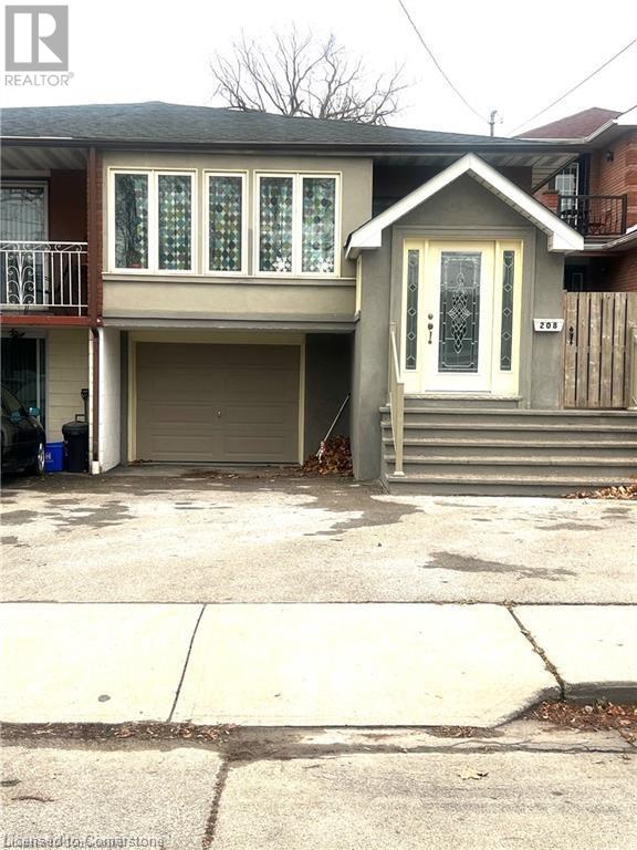 208 Picton Street E Property Photo 1