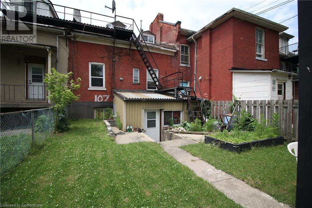 107 Wellington Street S Property Photo 4