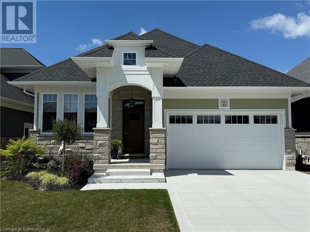 41 BLUENOSE Drive Property Photo 1