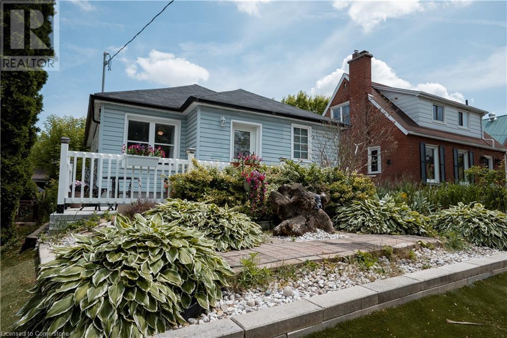 263 Sydney Street S Property Photo 1
