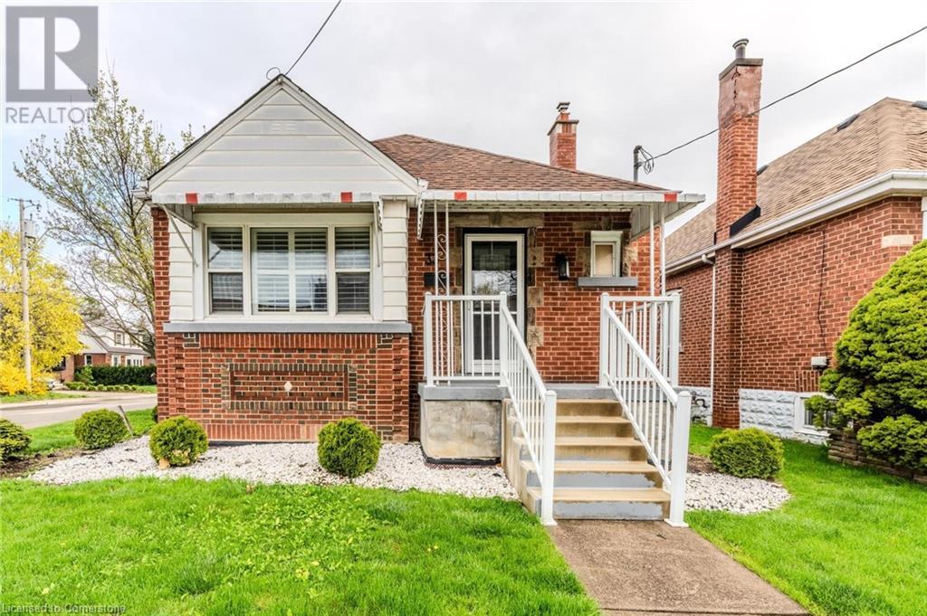 33 Brucedale Avenue E Property Photo 1