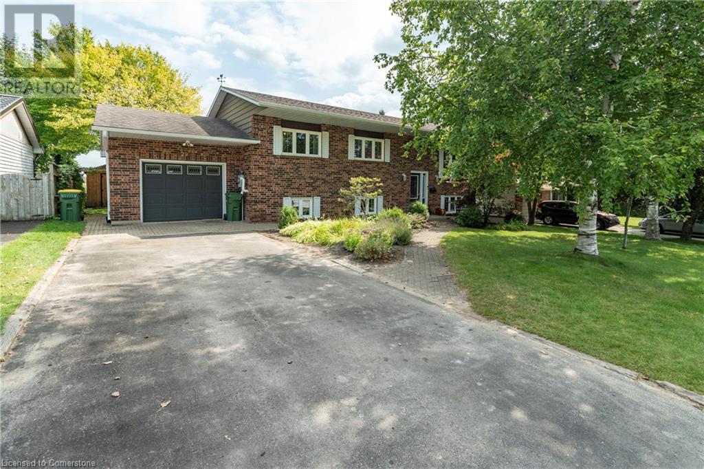 29 Armstrong Crescent Property Photo 1