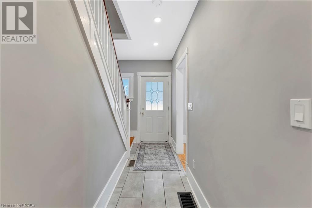 28 Willow Street Property Photo 6