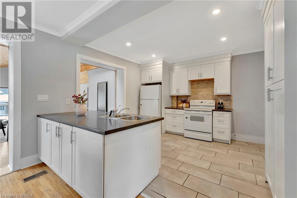 28 Willow Street Property Photo 12