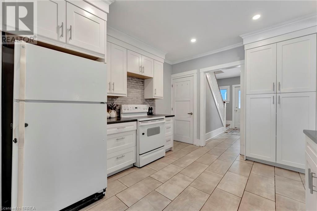 28 Willow Street Property Photo 16