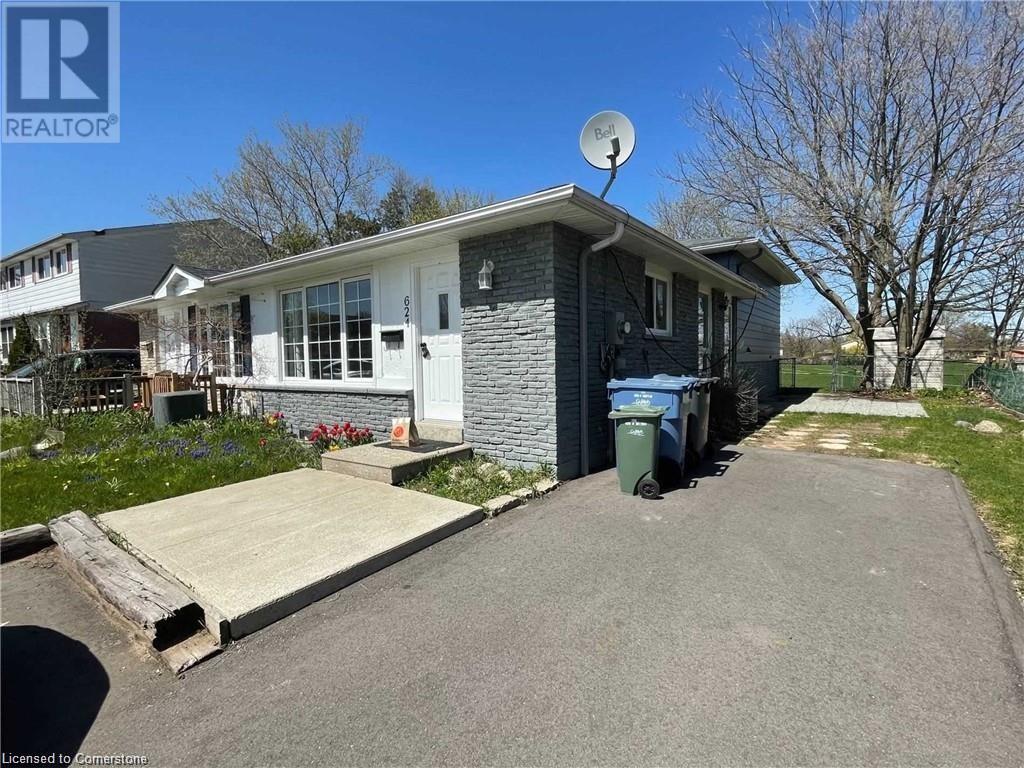 624 College Avenue W Property Photo 1