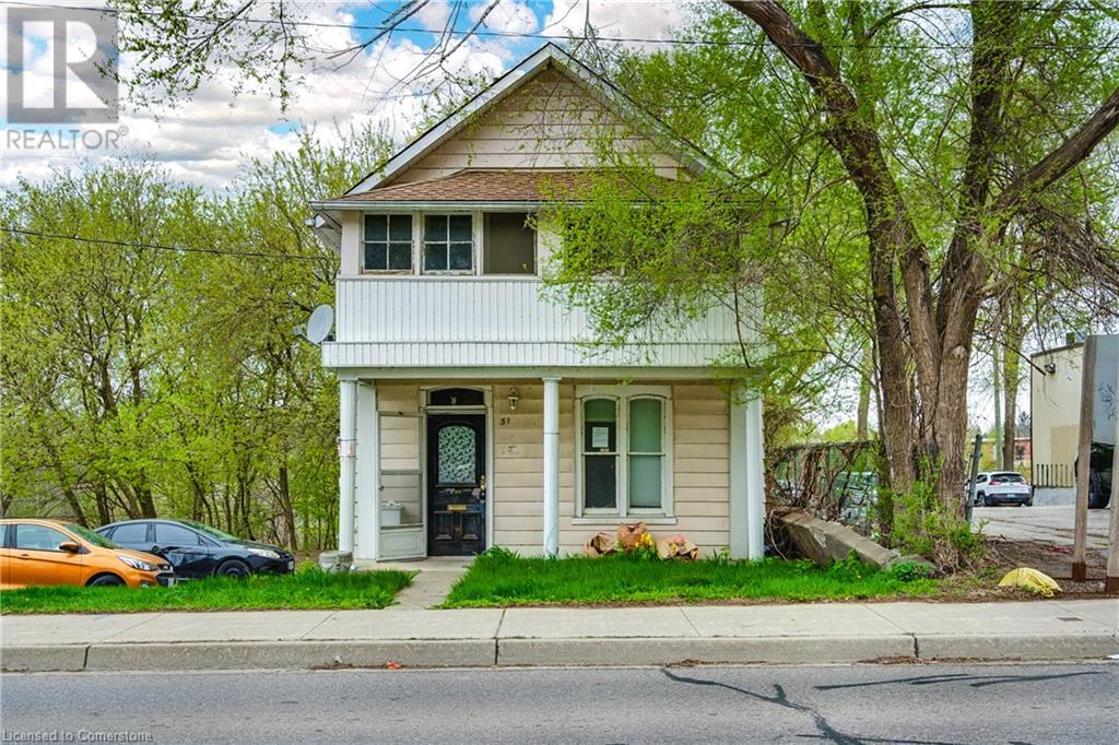 31 Queen Street W Property Photo 1