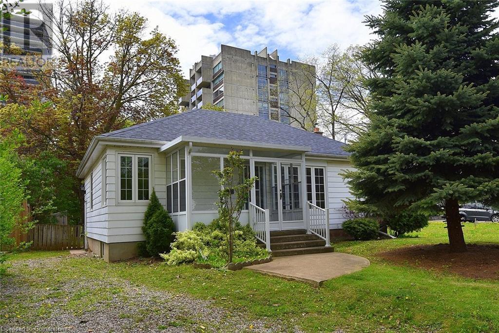 430 Queen Mary Drive Property Photo 1