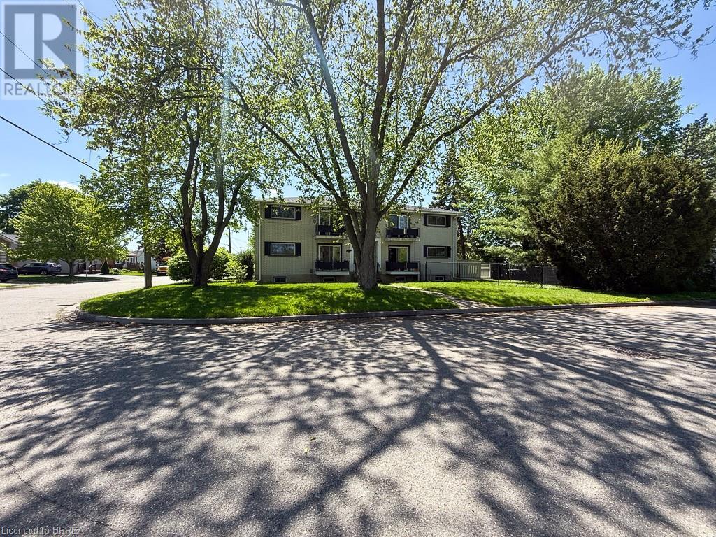 36 Graham Avenue Unit# 4 Property Photo 1