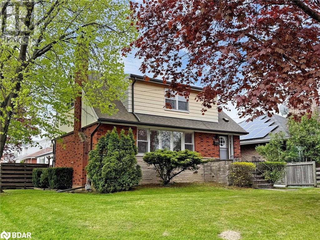 124 MCELROY Road E