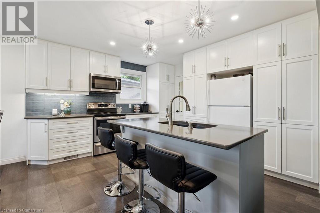 10 Villa Court Property Photo 1