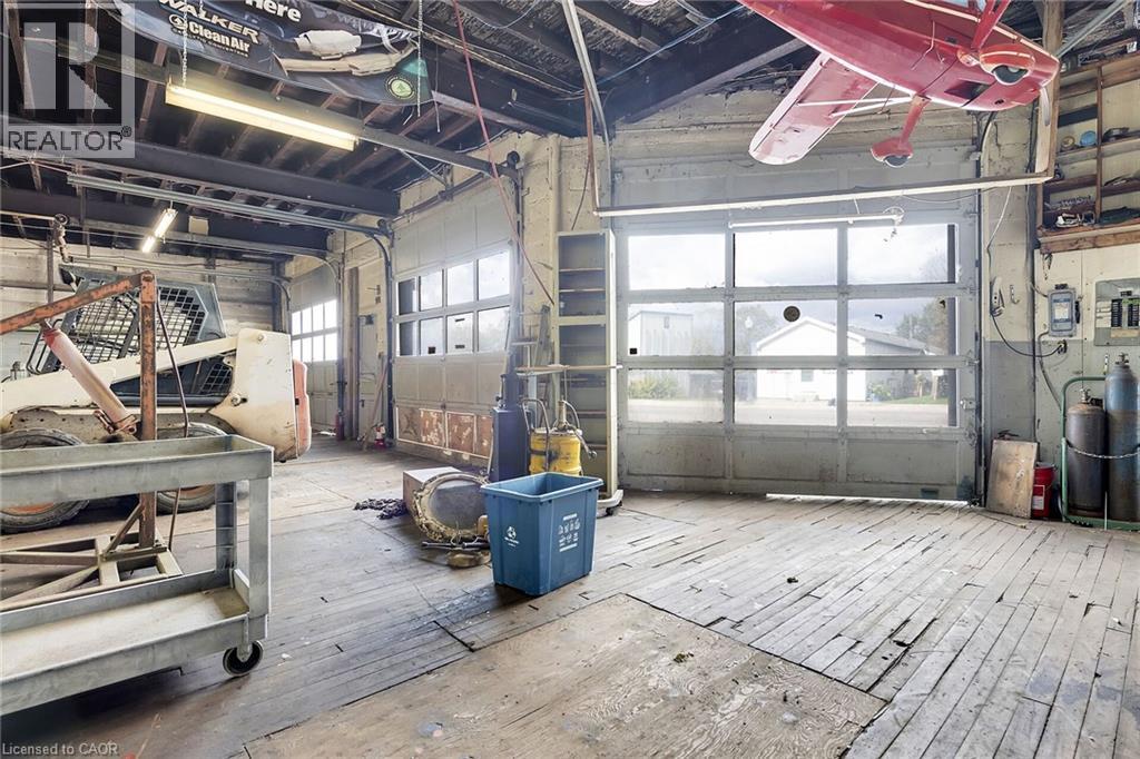 39 Talbot Street W Property Photo 5