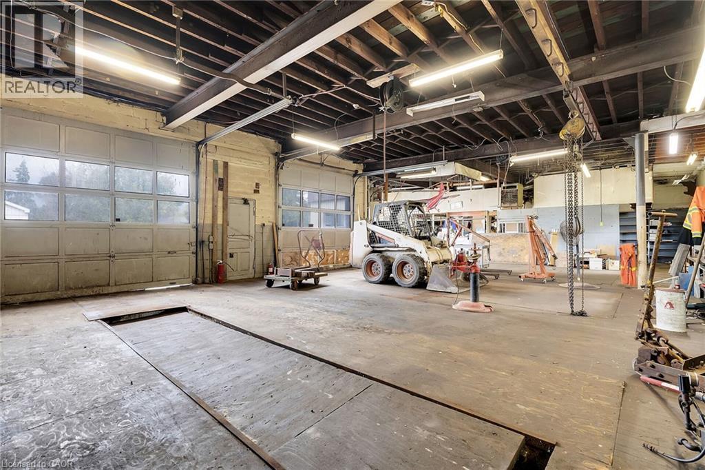 39 Talbot Street W Property Photo 8