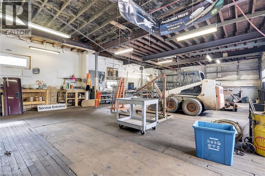 39 Talbot Street W Property Photo 11