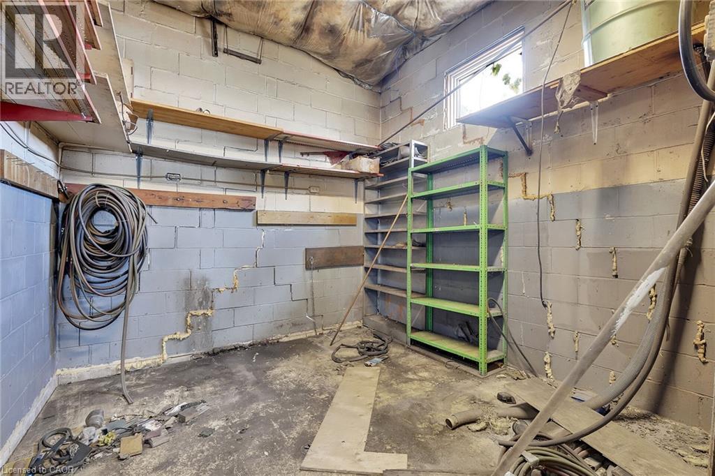 39 Talbot Street W Property Photo 18