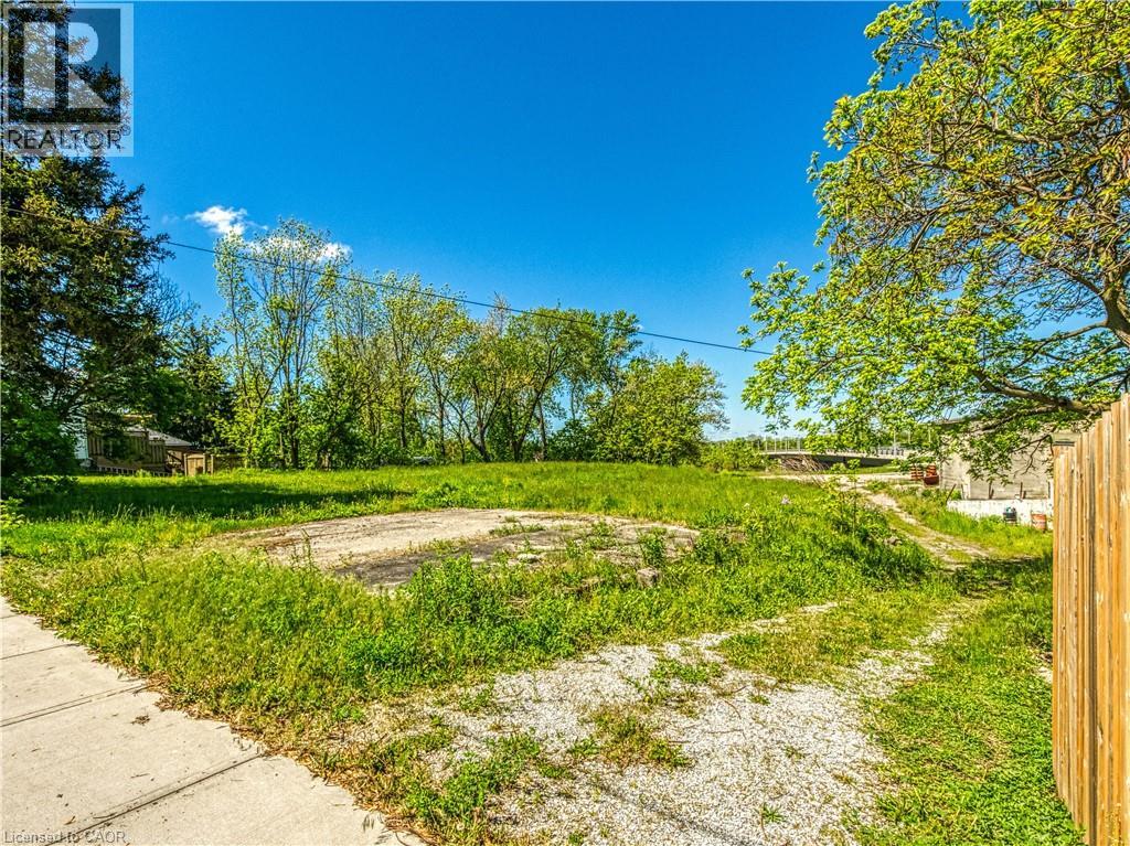 39 Talbot Street W Property Photo 30