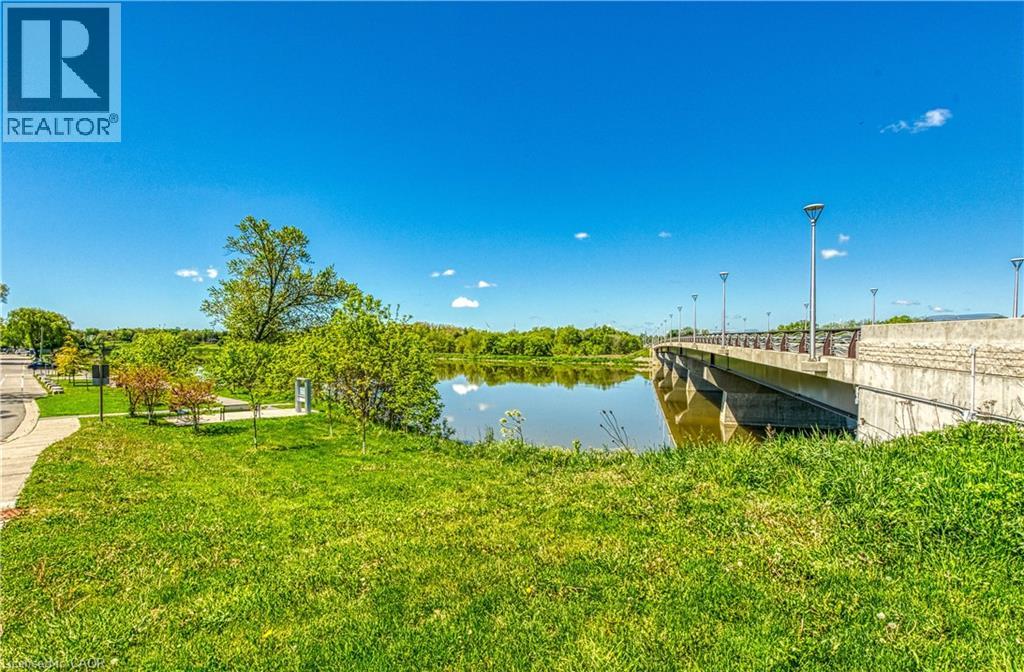 39 Talbot Street W Property Photo 31