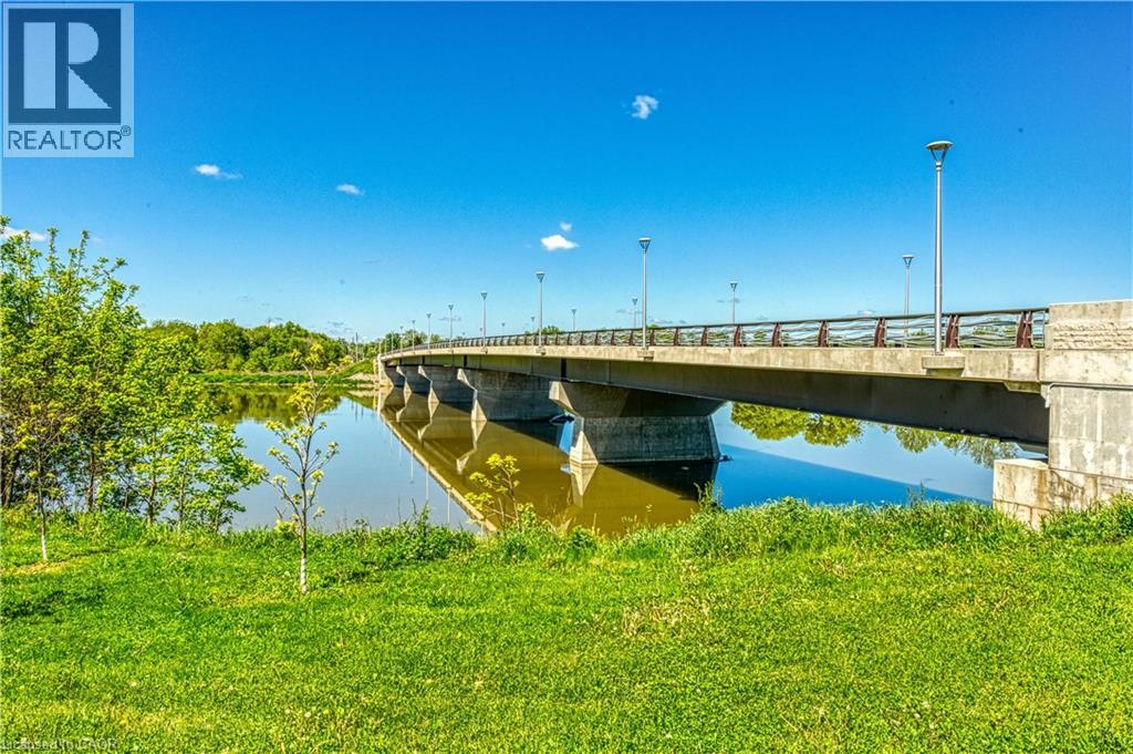 39 Talbot Street W Property Photo 32