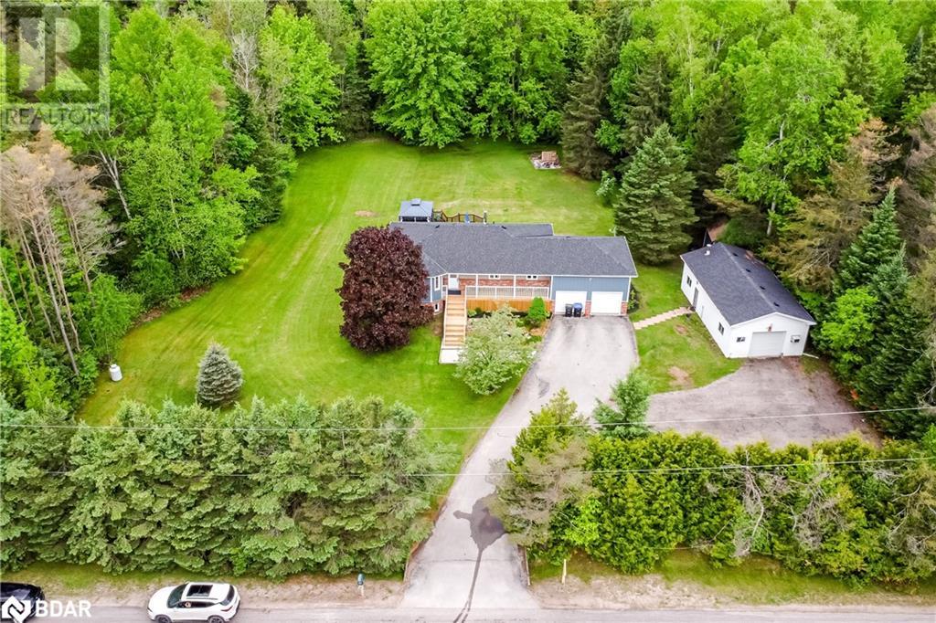 8468 8th Line Property Photo 1