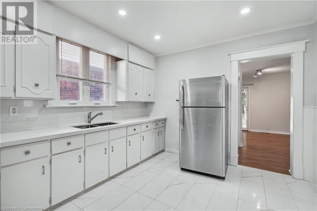 4989 Willmott Street Property Photo 8