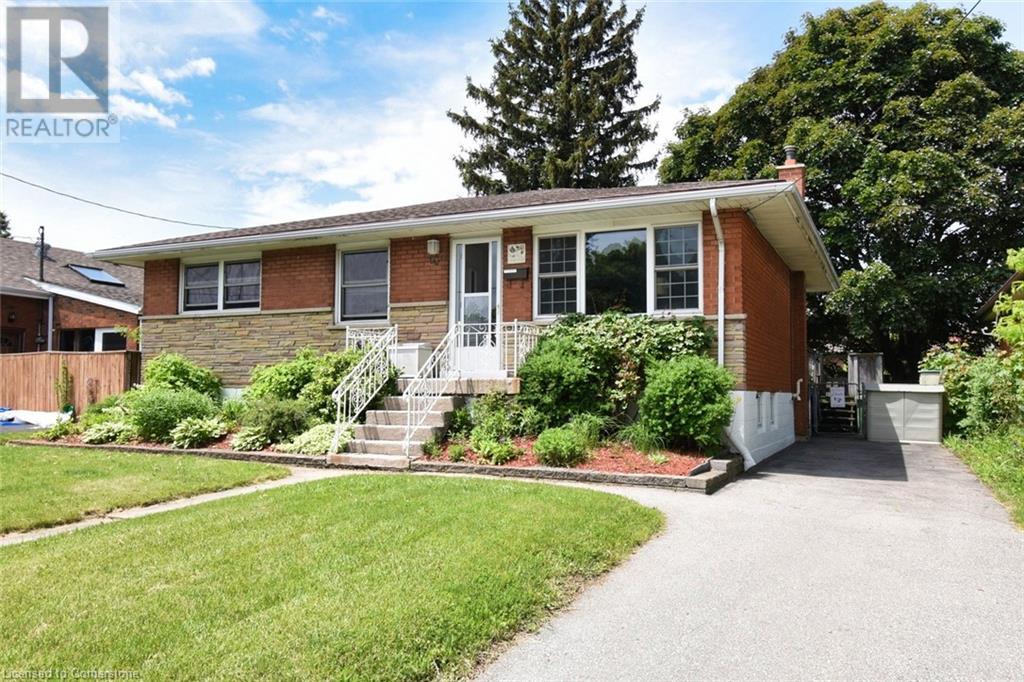 60 Toby Crescent Property Photo 1