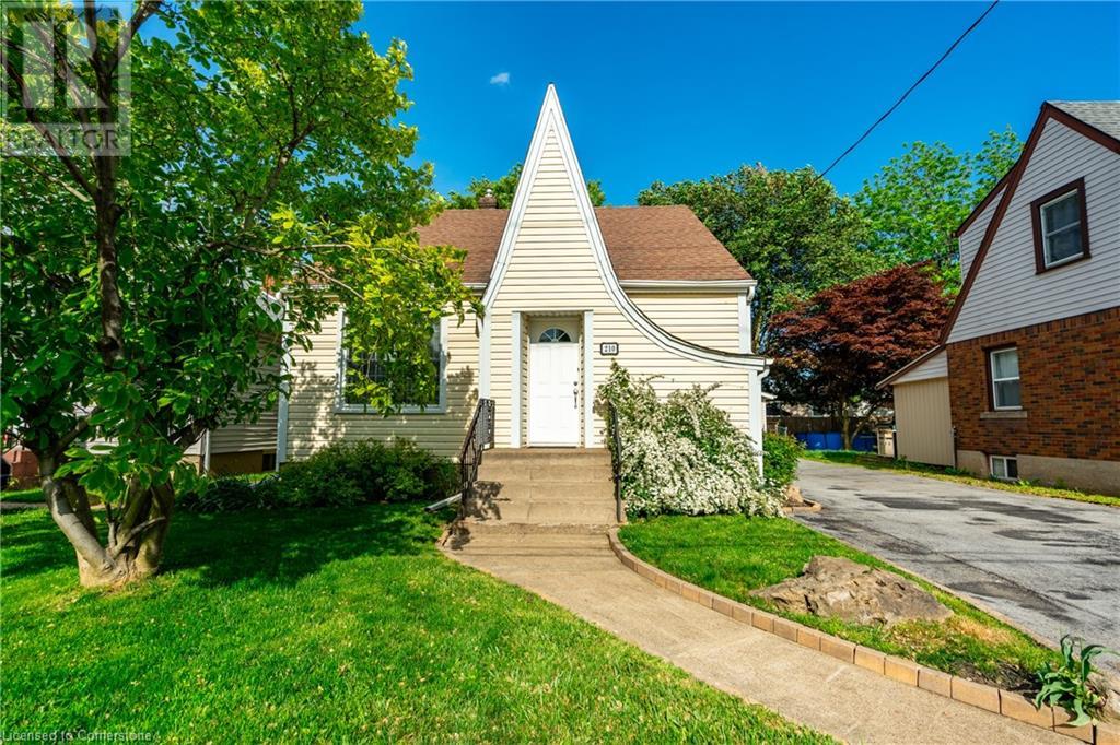 210 Vine Street Property Photo 1