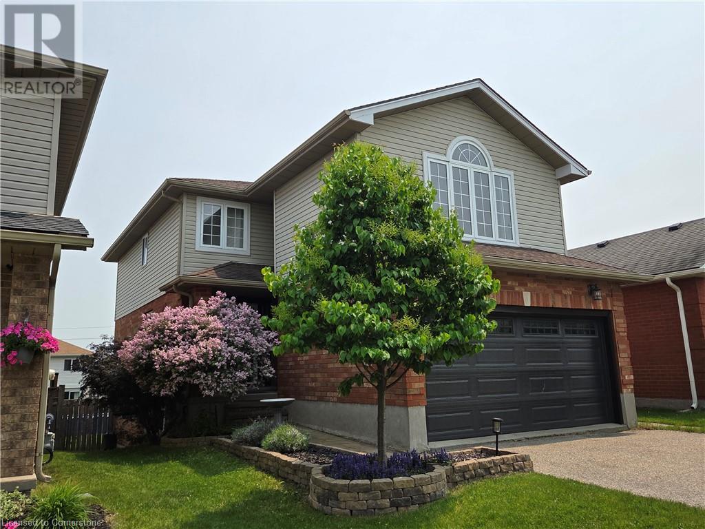 10 Queen Charlotte Crescent Property Photo 1