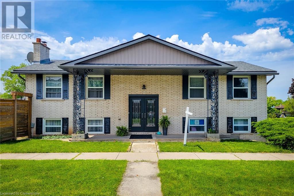 8 Basswood Court Property Photo 1