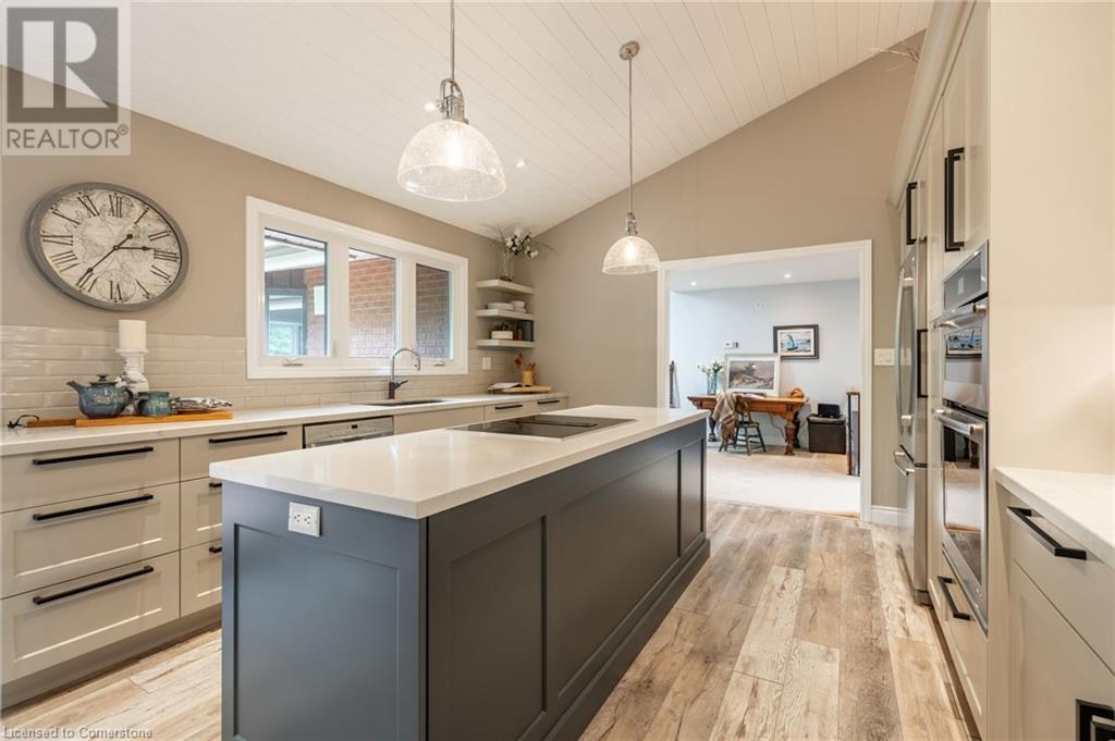 7575 Milburough Line Property Photo 12