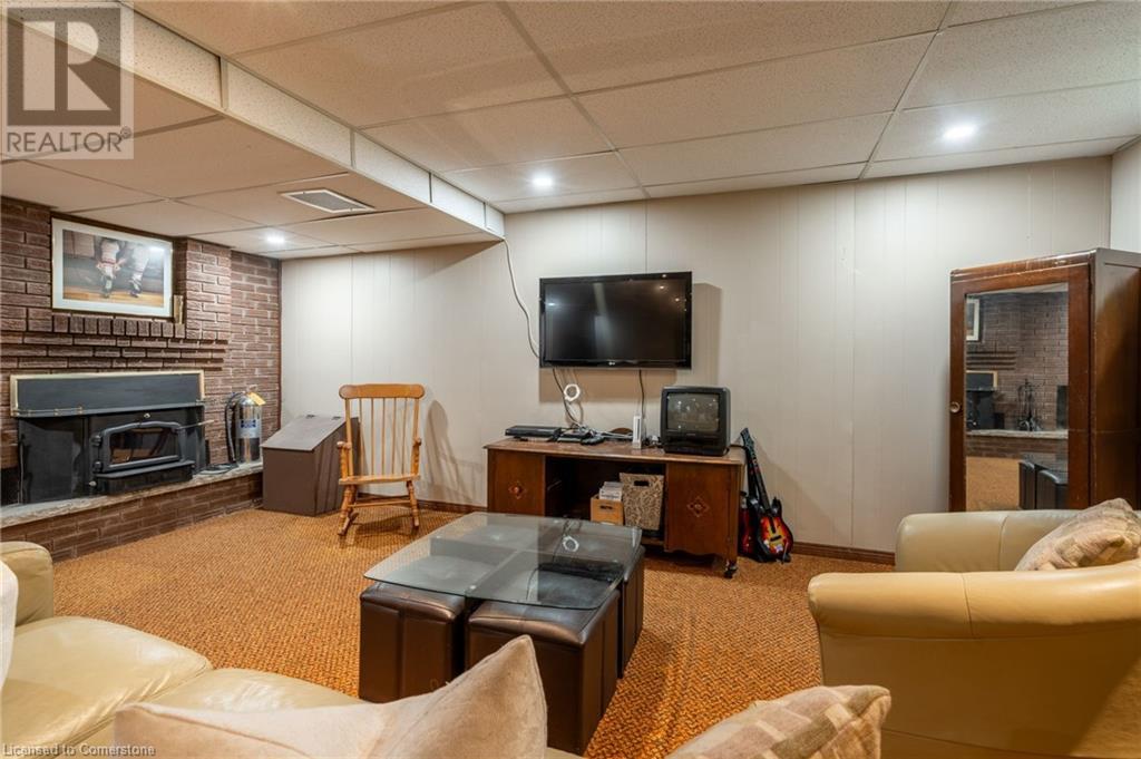 7575 Milburough Line Property Photo 32