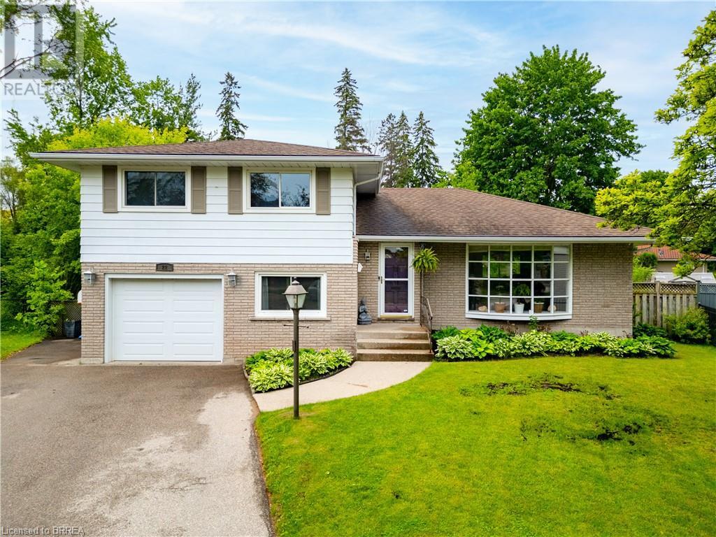 22 JAPONICA Crescent
