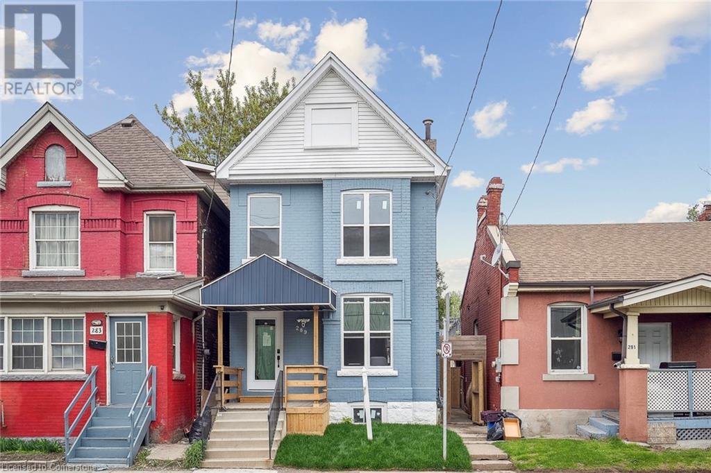 289 Wentworth Street N Property Photo 1