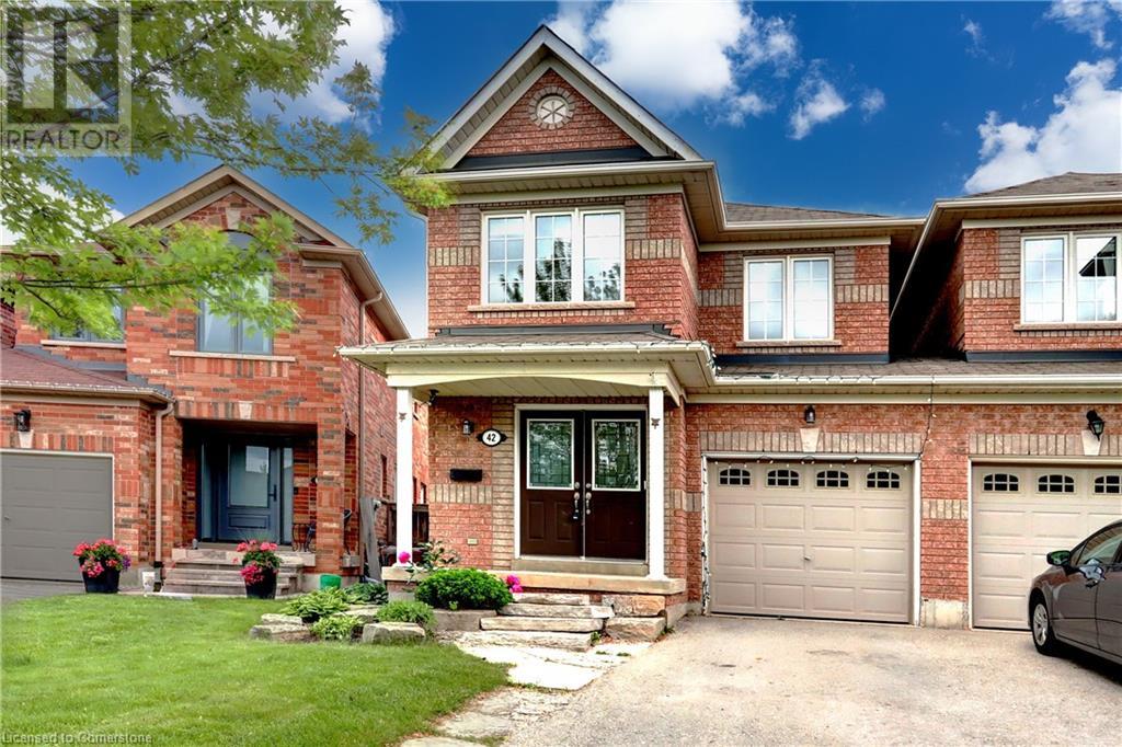 42 Mowat Crescent Property Photo 1