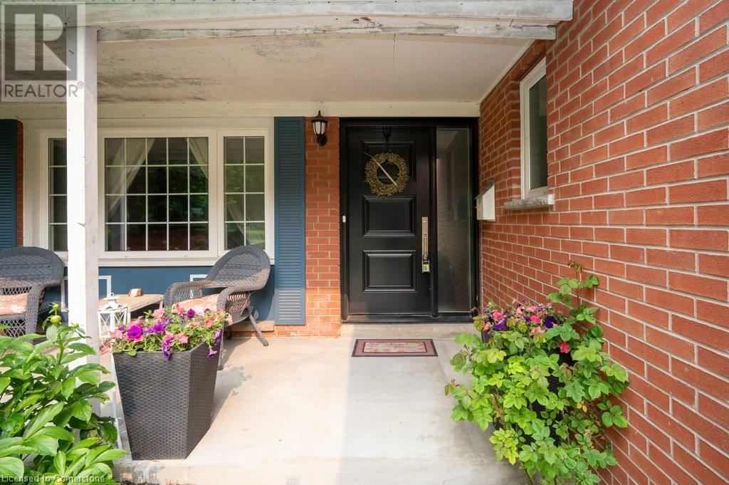 1927 Truscott Drive Property Photo 4