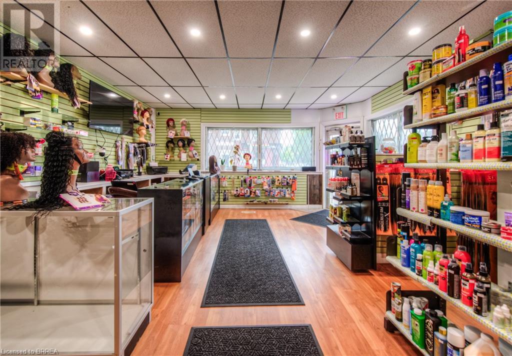 183 Market Street Property Photo 7