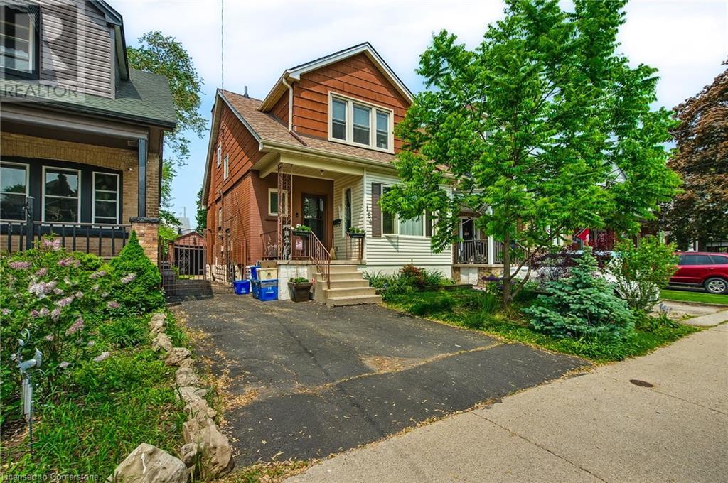 184 Rosslyn Avenue S Property Photo 1