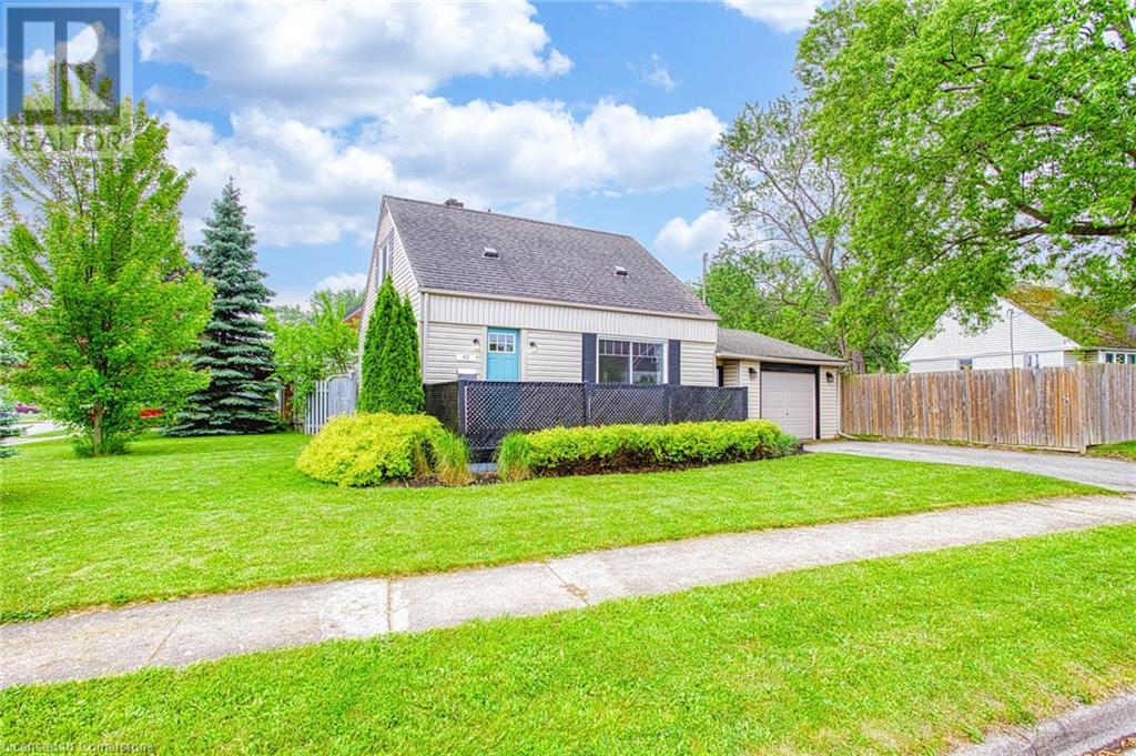 45 Whyte Avenue N Property Photo 1