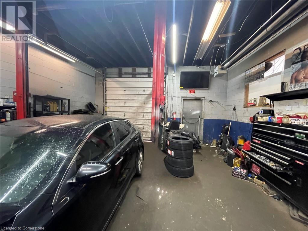 395 Wentworth Street N Property Photo