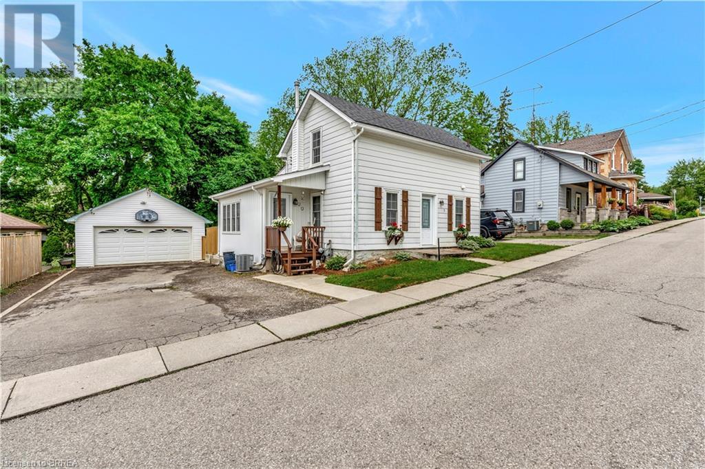 9 Lorimer Street Property Photo 1