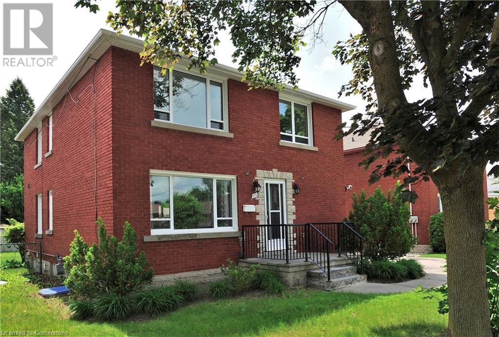 171 8 Avenue Property Photo 1